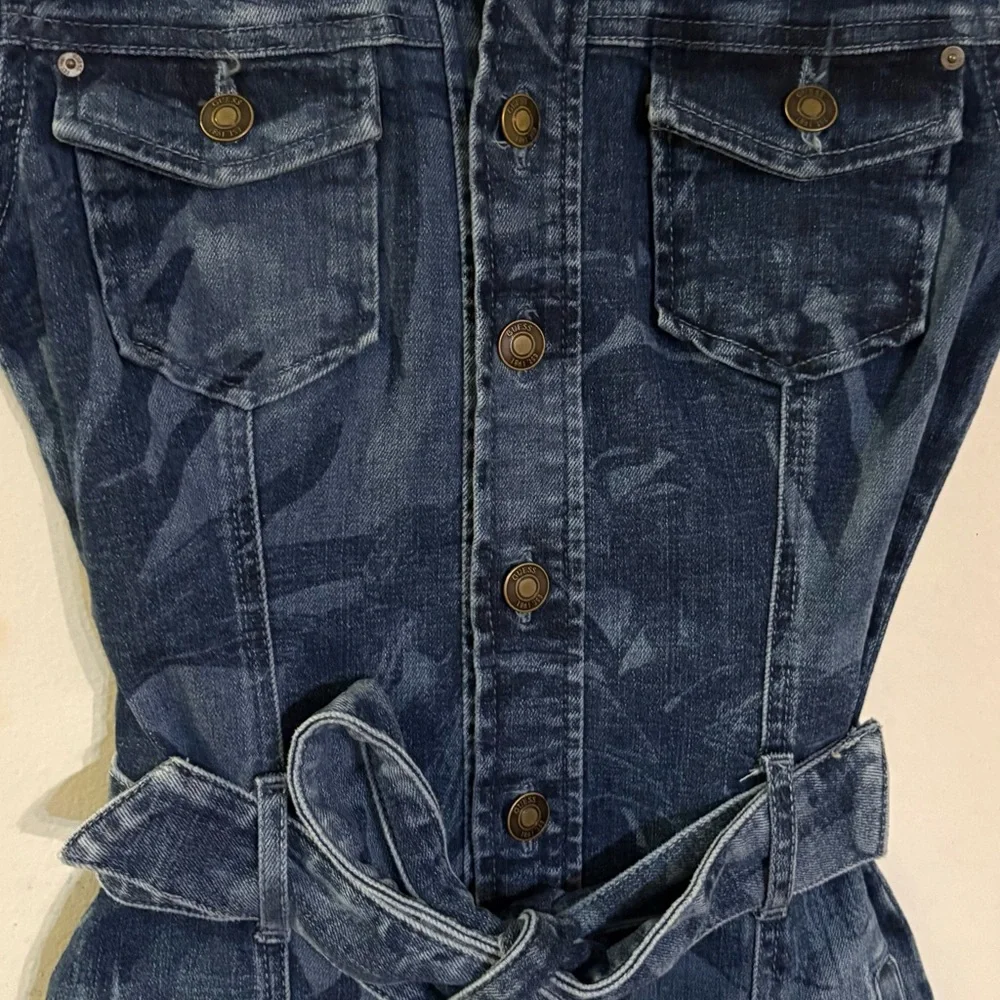 GUESS, Denim Belted Button Front Stella Mini Dress, Tropical Print, Size S - Picture 4 of 11